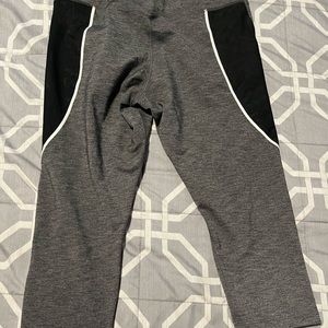 Nike capris XL brand new NWOT grey black women’s